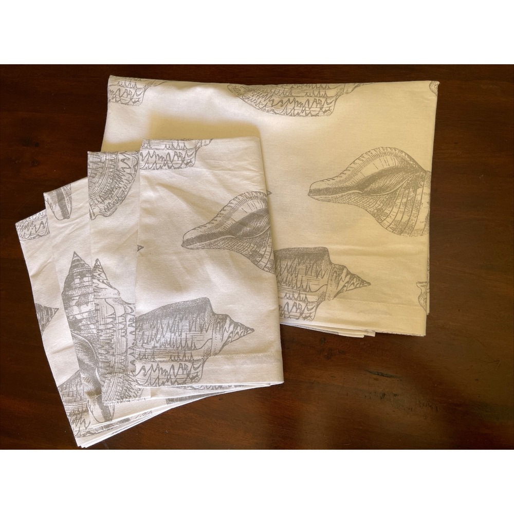 Williams Sonoma Table Runner and 4 Napkins Set New Seashell Shell Coastal White